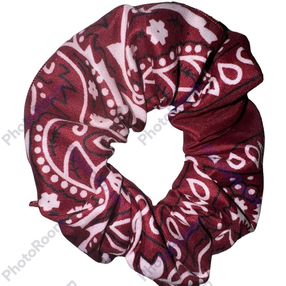 Bandana print wine zipper hair scrunchie hand made USA portrait cotton blend nwt